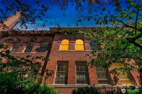 1401 5th Avenue W Seattle WA 98119