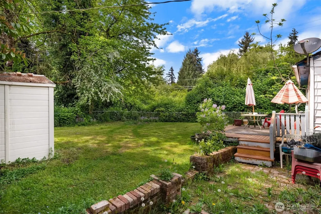8315 Ravenna Avenue NE Seattle WA 98115
