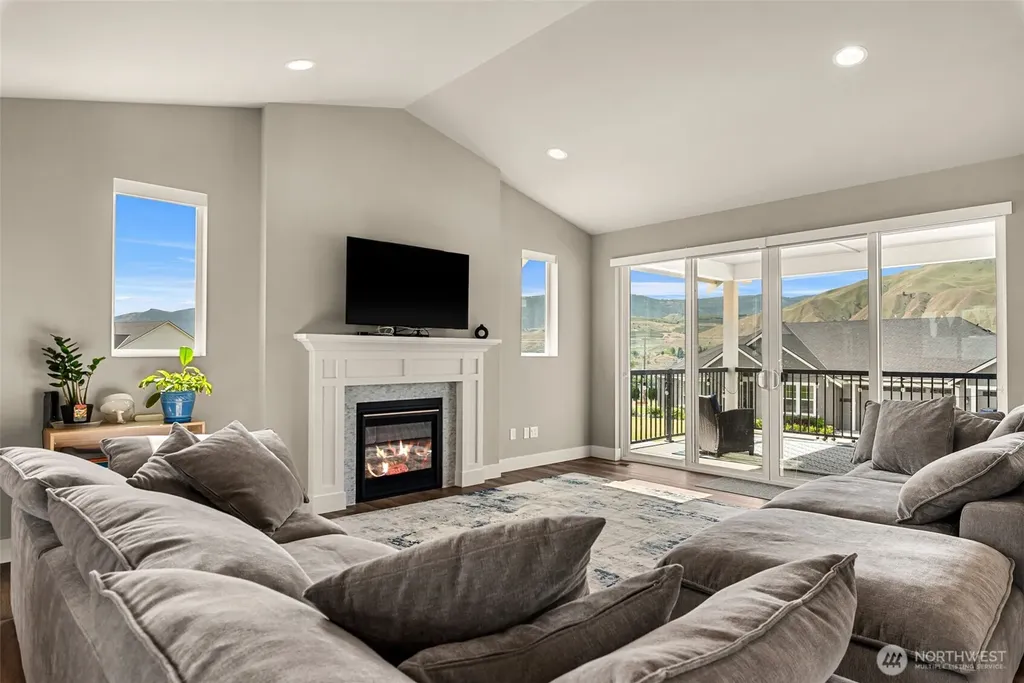 661 S Juli Avenue East Wenatchee WA 98802