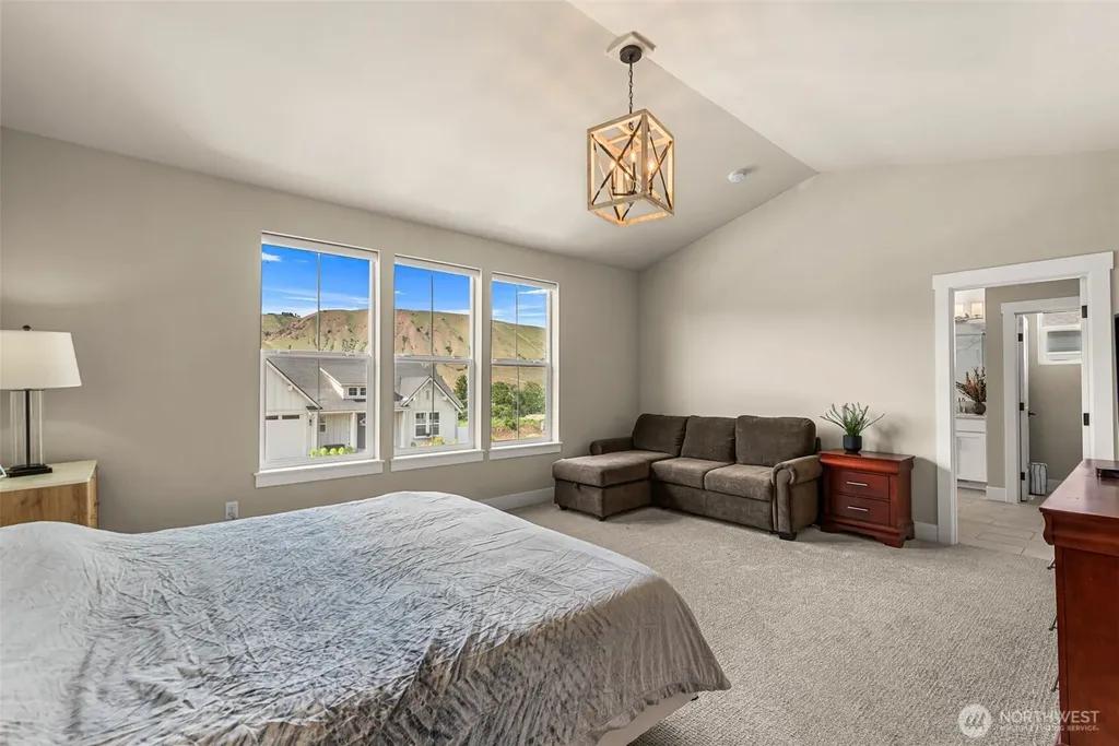 661 S Juli Avenue East Wenatchee WA 98802