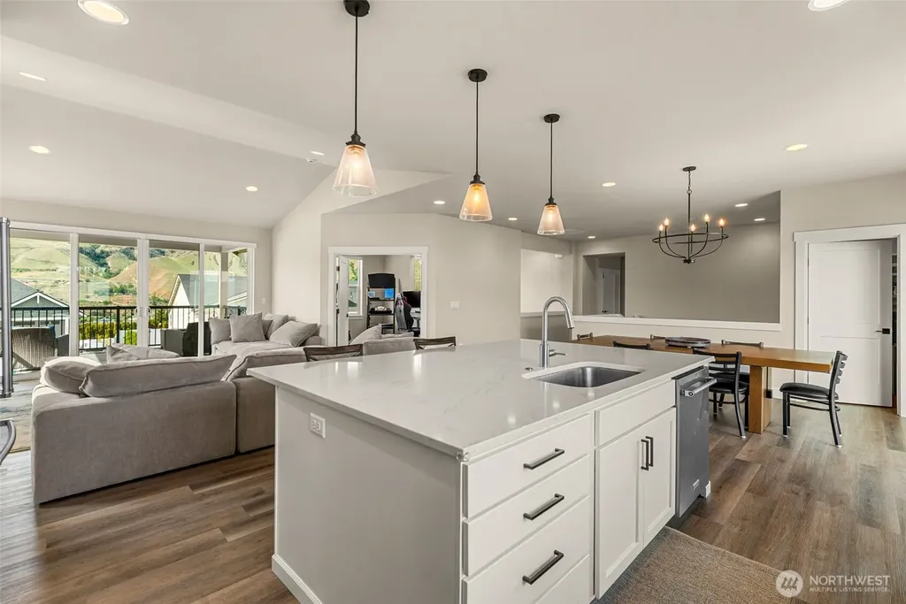 661 S Juli Avenue East Wenatchee WA 98802