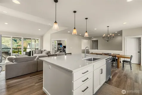 661 S Juli Avenue East Wenatchee WA 98802
