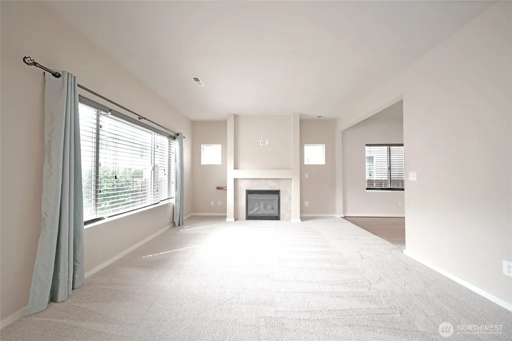 4241 R Street NE Auburn WA 98002
