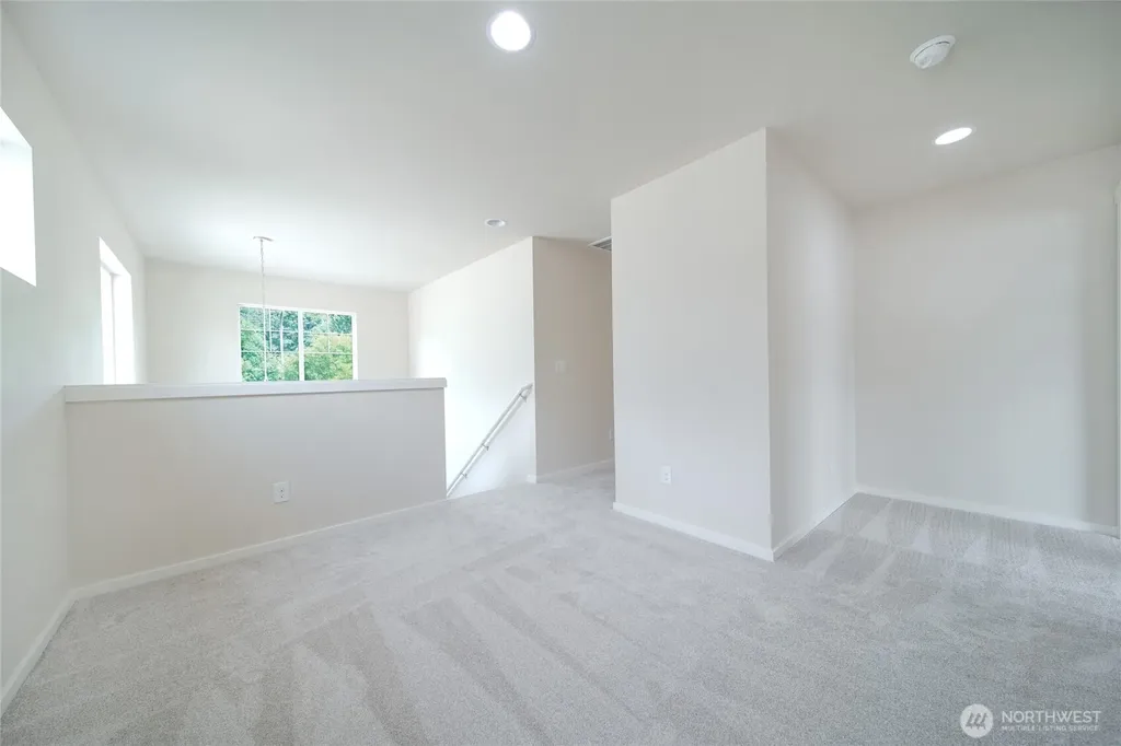 4241 R Street NE Auburn WA 98002