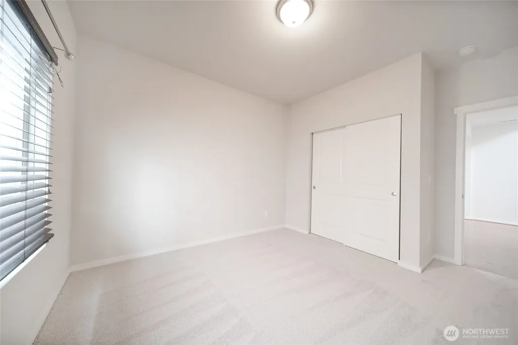 4241 R Street NE Auburn WA 98002