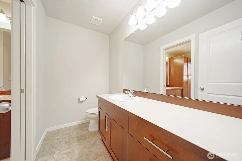 4241 R Street NE Auburn WA 98002