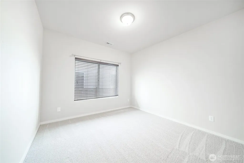 4241 R Street NE Auburn WA 98002