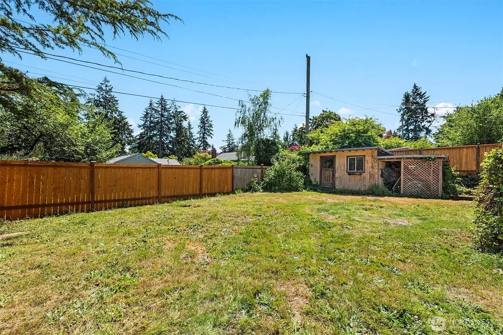18300 8th Ave NE Shoreline WA 98155