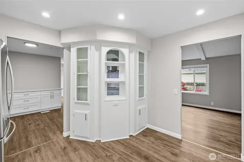 19604 129th Avenue NE Bothell WA 98011