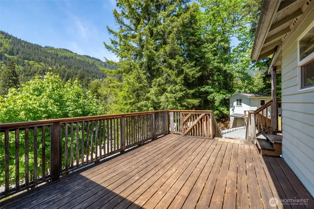 460 Lakeside Drive Sedro Woolley WA 98284