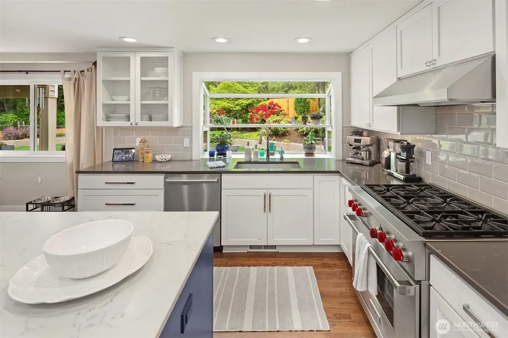 4810 117th Place NE Kirkland WA 98033