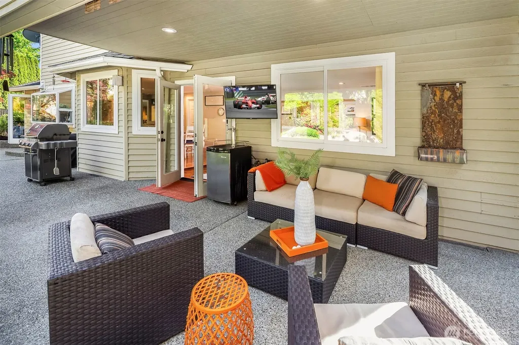 4810 117th Place NE Kirkland WA 98033