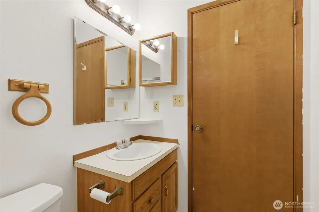 3024 NE 143rd Street Seattle WA 98125