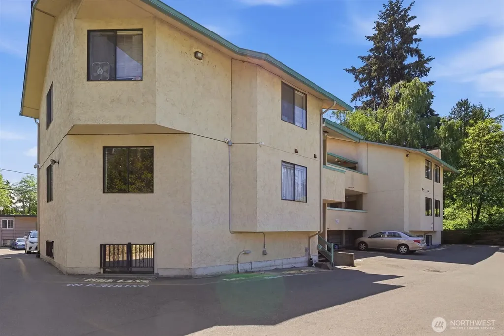 3024 NE 143rd Street Seattle WA 98125