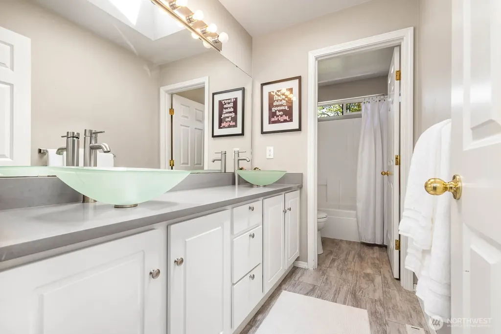517 Pasco Place NE Renton WA 98059