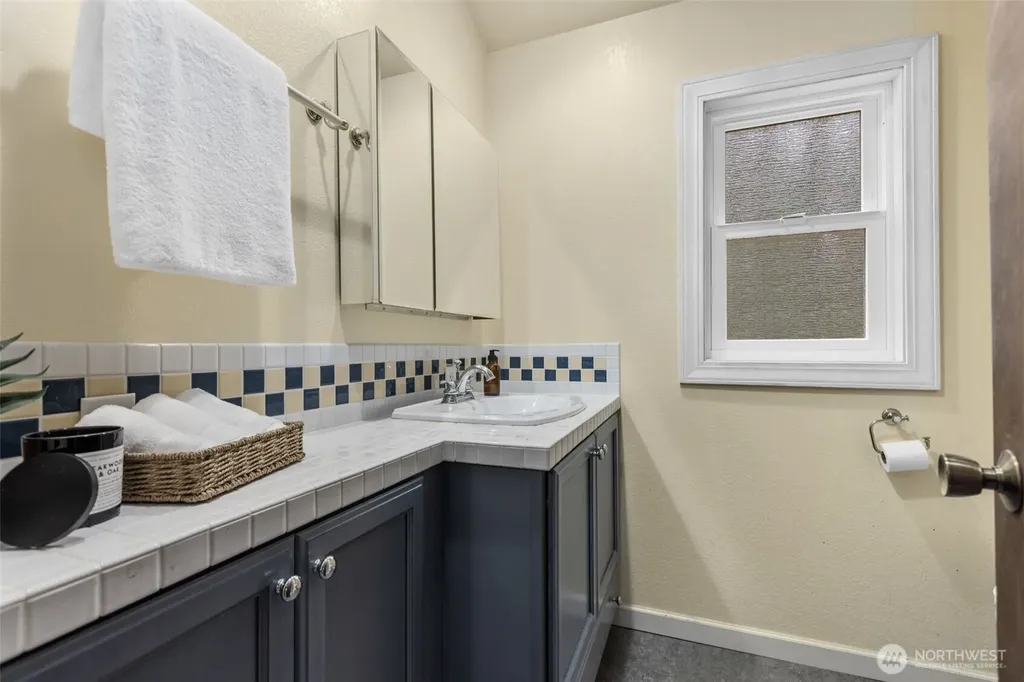 100 E Twanoh Heights Road S Belfair WA 98528