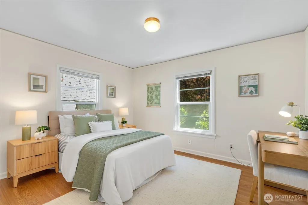 4335 NE 42nd Street Seattle WA 98105