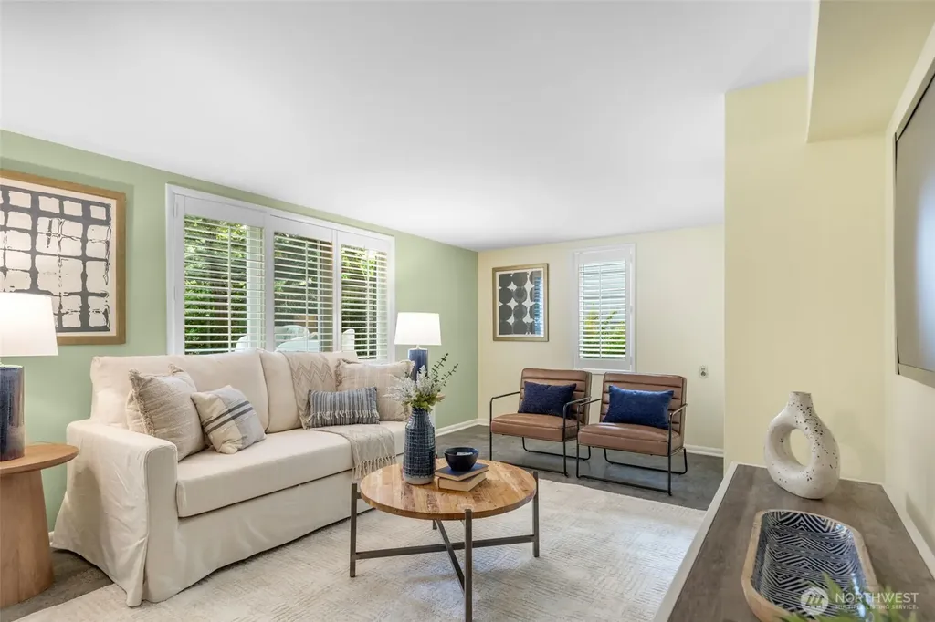 4335 NE 42nd Street Seattle WA 98105
