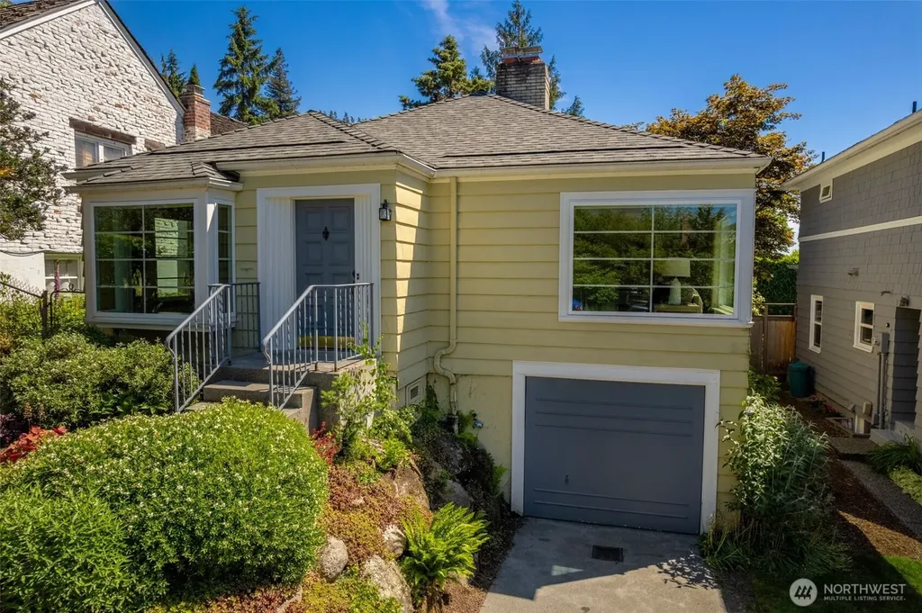 4335 NE 42nd Street Seattle WA 98105