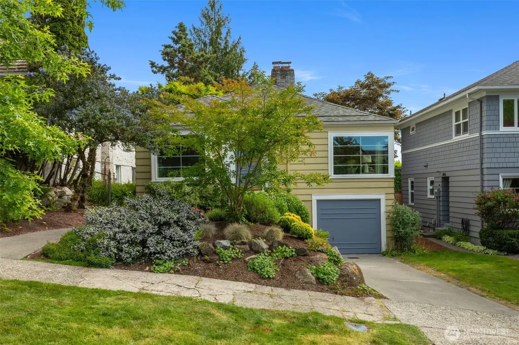 4335 NE 42nd Street Seattle WA 98105