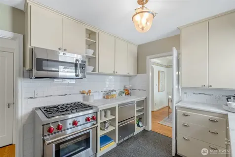 4335 NE 42nd Street Seattle WA 98105