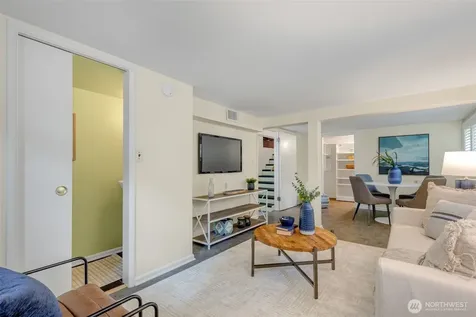 4335 NE 42nd Street Seattle WA 98105