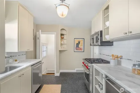 4335 NE 42nd Street Seattle WA 98105