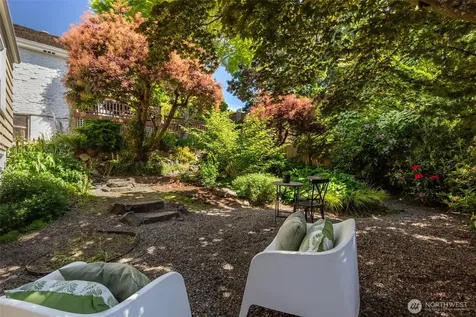 4335 NE 42nd Street Seattle WA 98105
