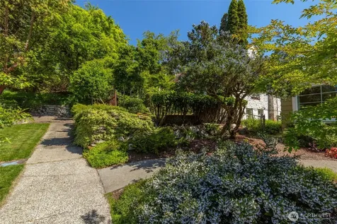 4335 NE 42nd Street Seattle WA 98105
