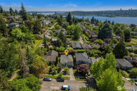 4335 NE 42nd Street Seattle WA 98105