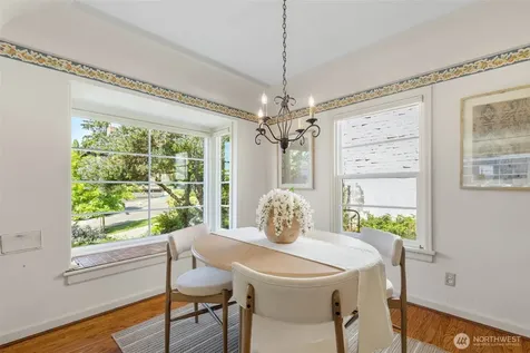 4335 NE 42nd Street Seattle WA 98105