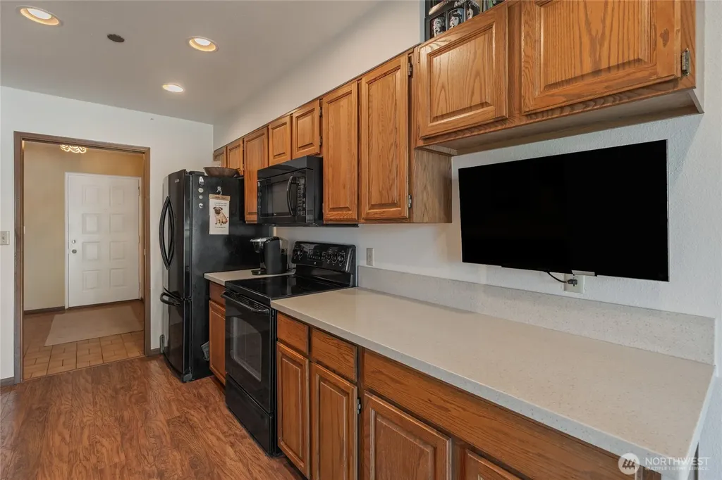 1902 Bridgeport Way W University Place WA 98466