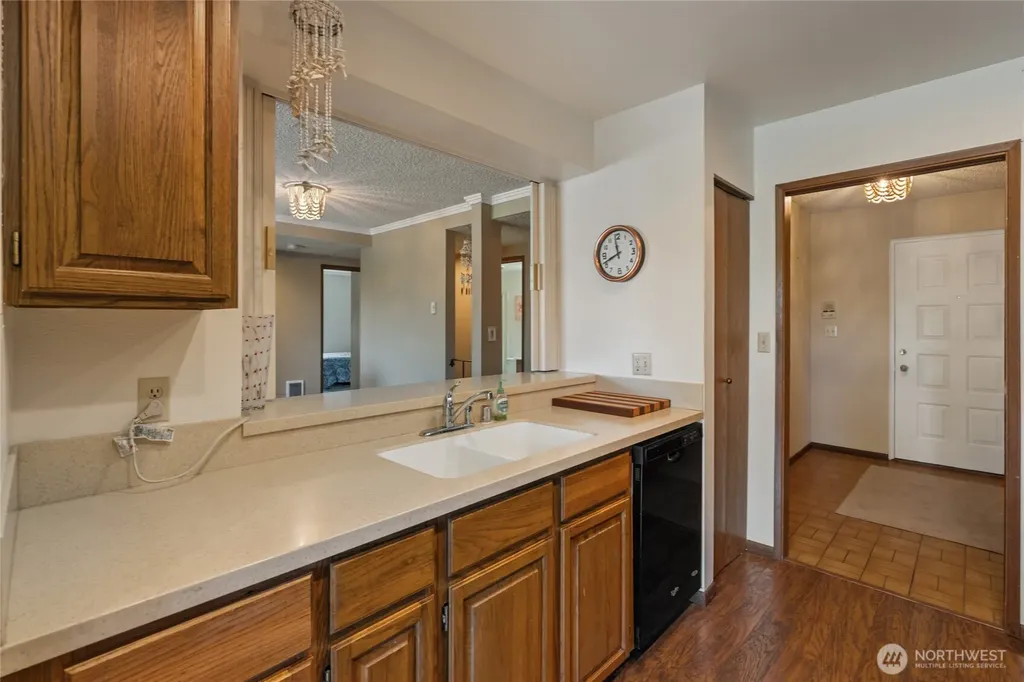 1902 Bridgeport Way W University Place WA 98466
