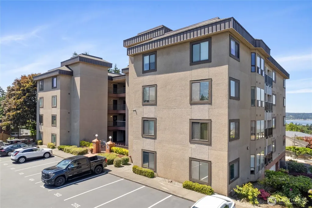 1902 Bridgeport Way W University Place WA 98466