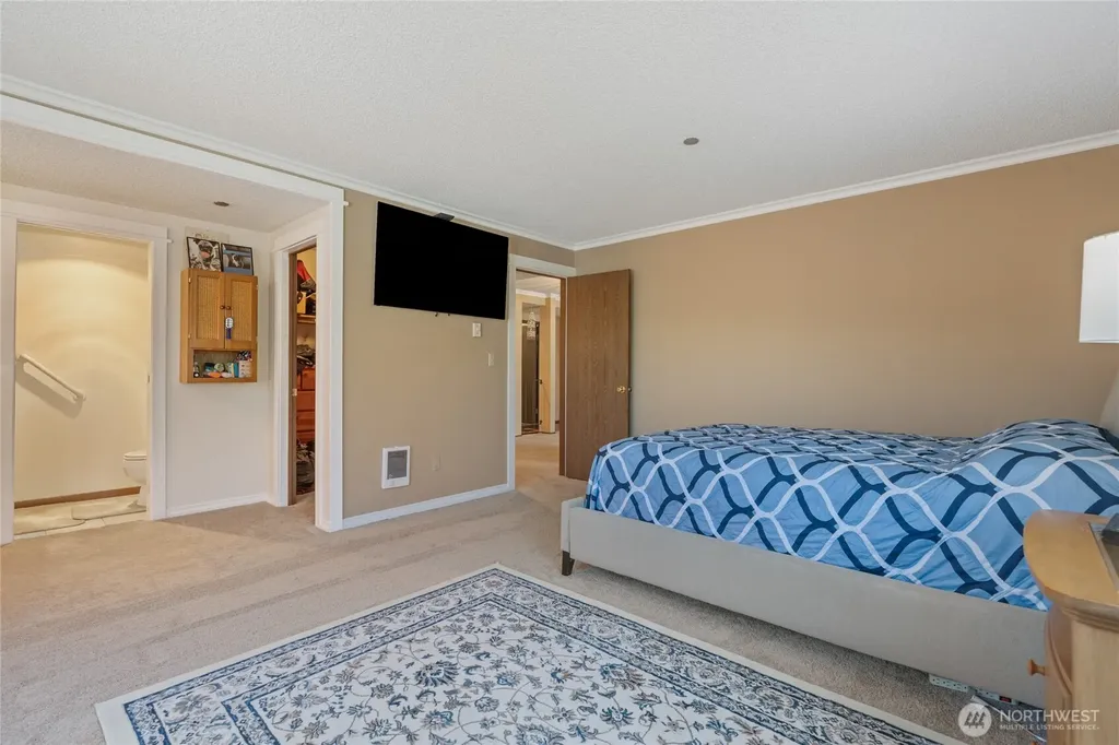 1902 Bridgeport Way W University Place WA 98466