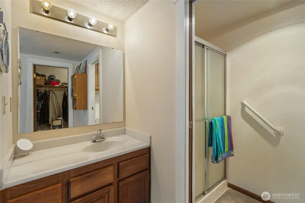 1902 Bridgeport Way W University Place WA 98466