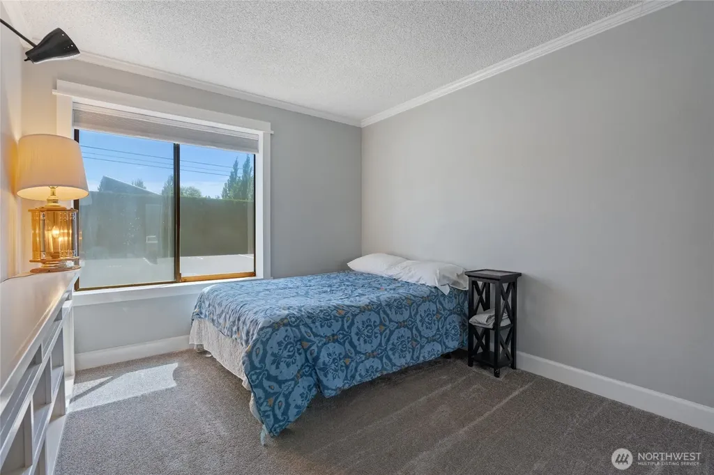 1902 Bridgeport Way W University Place WA 98466