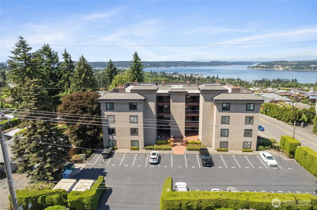 1902 Bridgeport Way W University Place WA 98466