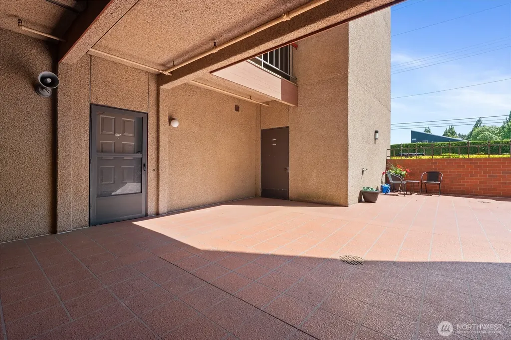 1902 Bridgeport Way W University Place WA 98466