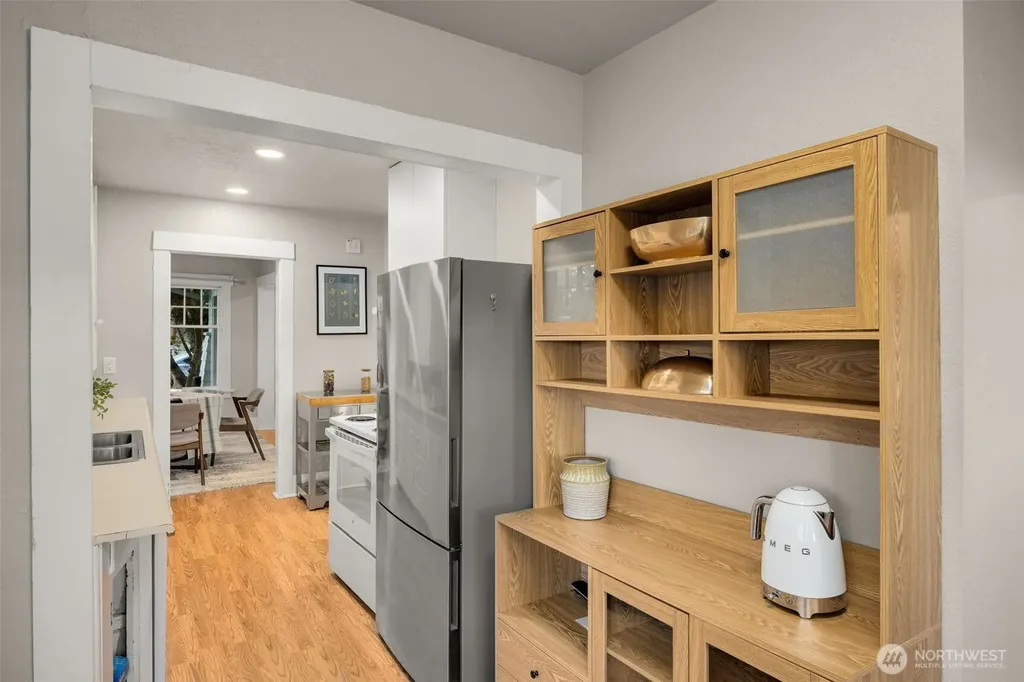 5706 35th Ave NE Seattle WA 98105