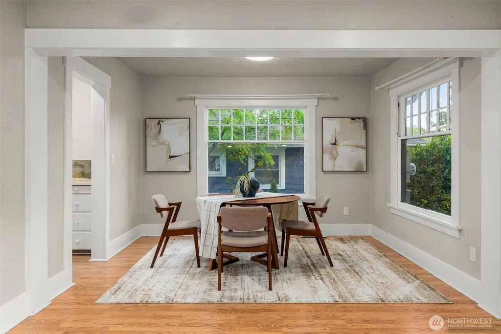 5706 35th Ave NE Seattle WA 98105