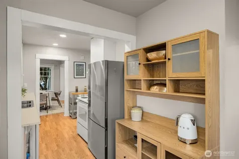 5706 35th Ave NE Seattle WA 98105