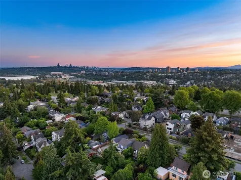 5706 35th Ave NE Seattle WA 98105