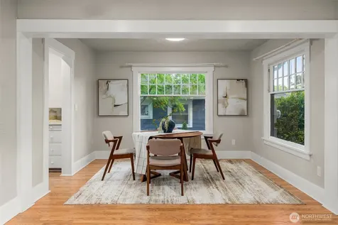 5706 35th Ave NE Seattle WA 98105