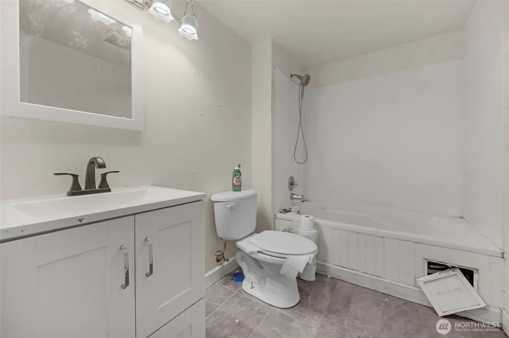929 Pecks Drive Everett WA 98203