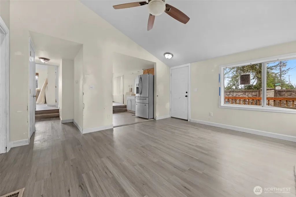 929 Pecks Drive Everett WA 98203