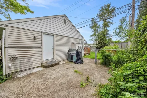 929 Pecks Drive Everett WA 98203