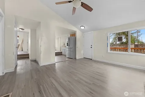 929 Pecks Drive Everett WA 98203