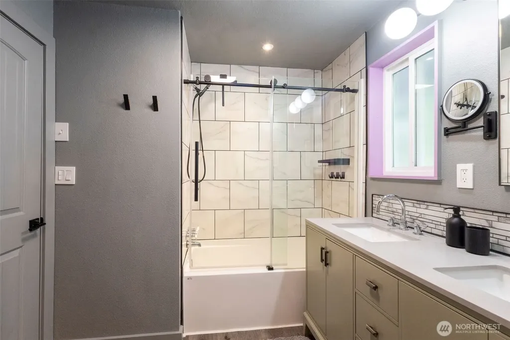 5915 Cedar Drive Bow WA 98232