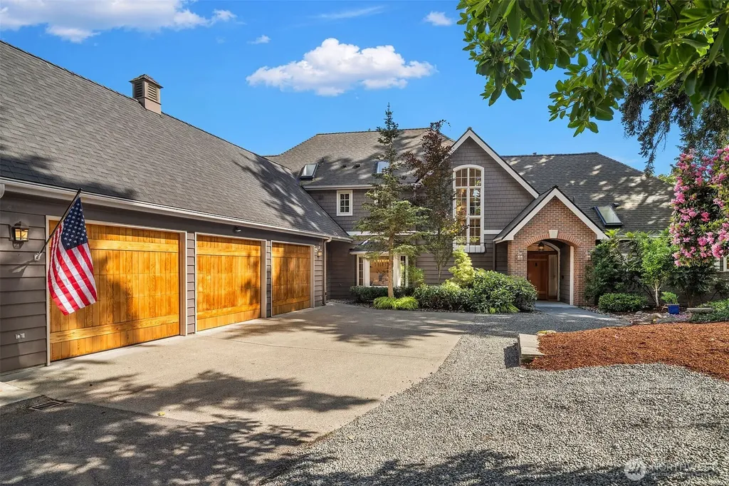 3035 NE 195th Street Lake Forest Park WA 98155